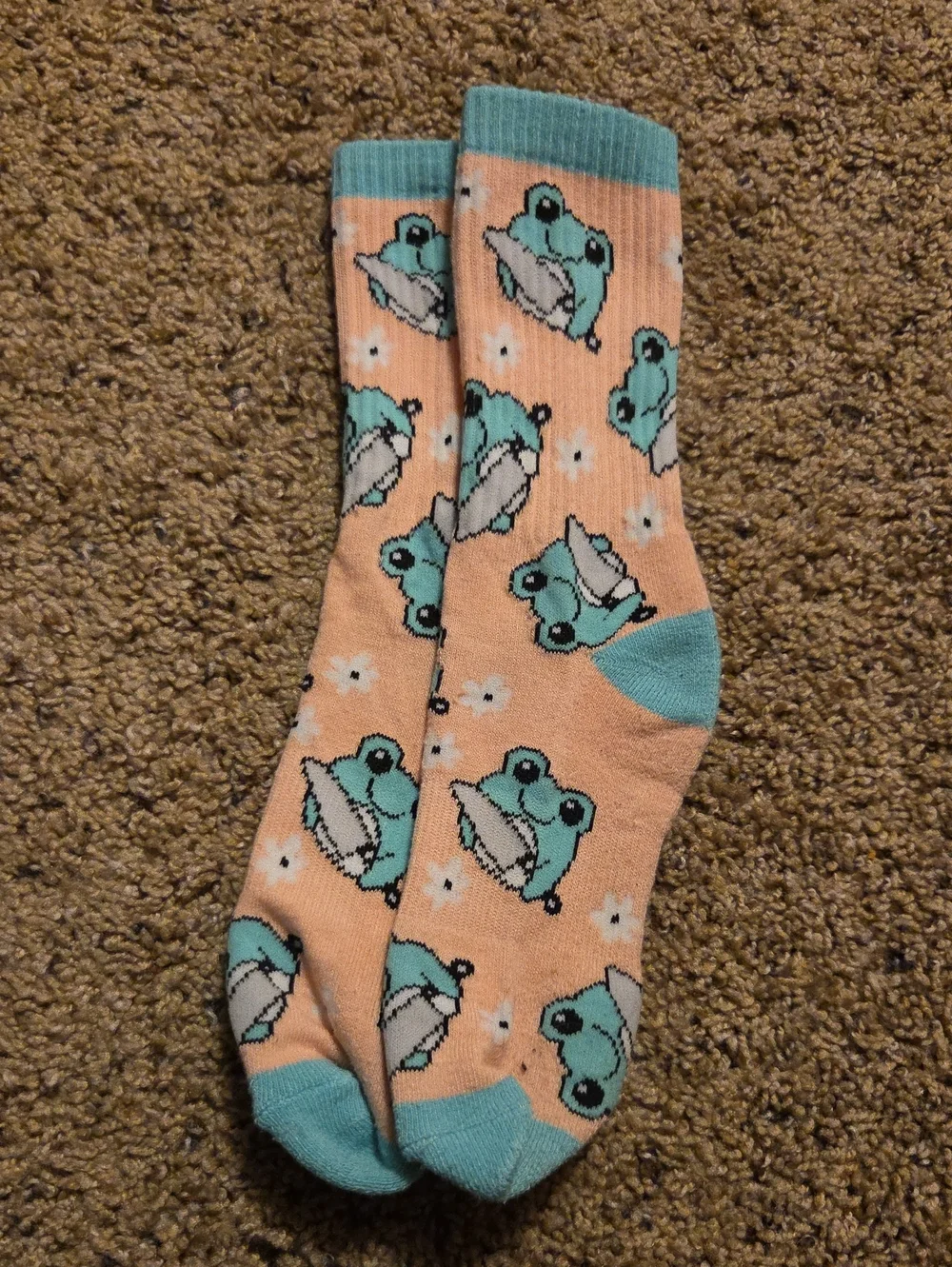 Frog With Knife Pattern Crew Socks - Pink & Mint